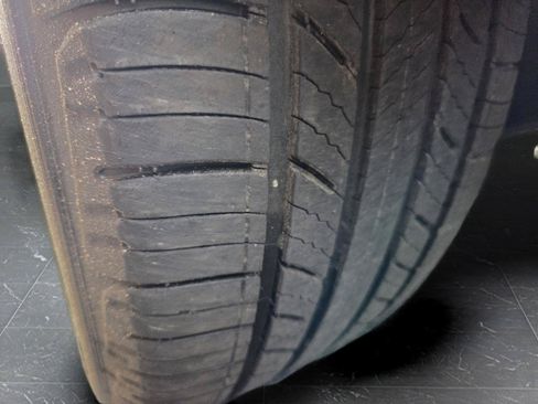 Used 2017 Chrysler Pacifica Touring-L Plus w/ Tire & Wheel Group FWD image 47