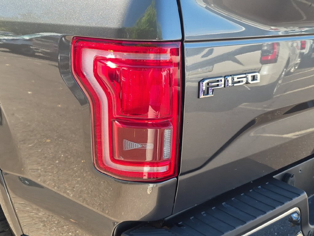 Used 2016 Ford F150 Lariat w/ Equipment Group 502A Luxury AWD/4WD image 8
