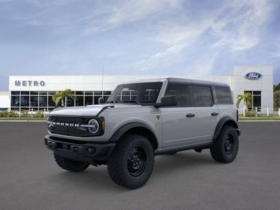 New 2026 Ford Bronco Badlands w/ Black Appearance Package