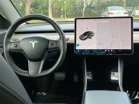 Used 2020 Tesla Model 3 Standard Range Plus image 23