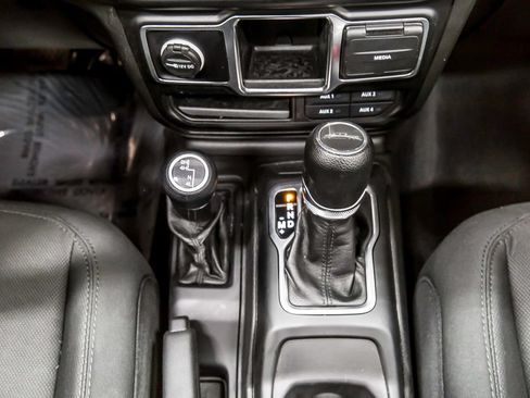 Used 2022 Jeep Gladiator Sport AWD/4WD image 22