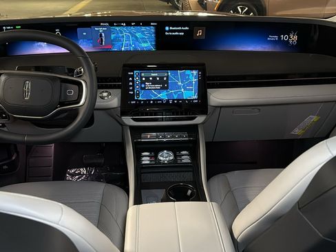 New 2026 Lincoln Nautilus Reserve w/ Jet Appearance Package image 18