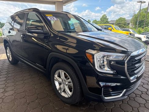 Used 2022 GMC Terrain SLE w/ Driver Convenience Package AWD/4WD image 4