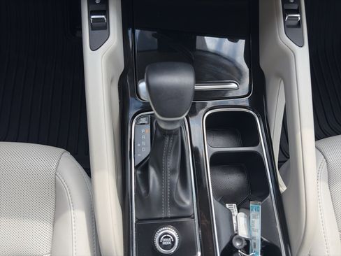 Used 2025 Kia Telluride S FWD image 16