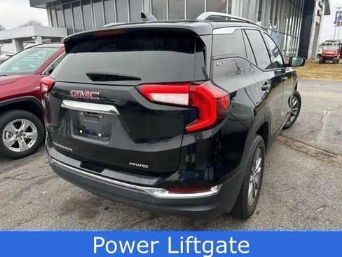 Used 2022 GMC Terrain SLT image 16
