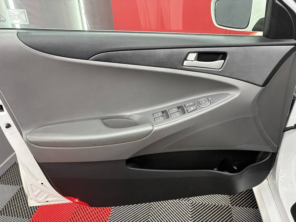 Used 2014 Hyundai Sonata GLS FWD image 7