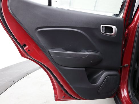 Used 2023 Hyundai Venue SE FWD image 23