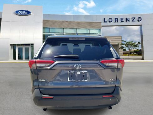 Used 2019 Toyota RAV4 LE FWD image 6