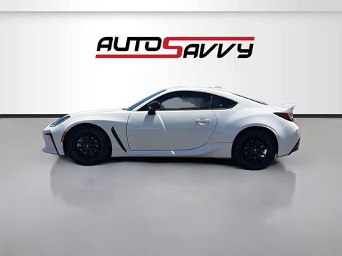 Used 2024 Toyota GR86 Premium RWD image 4