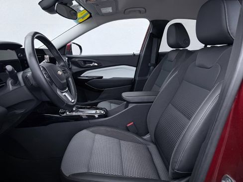 Used 2024 Chevrolet Trax LT w/ Driver Confidence Package image 20