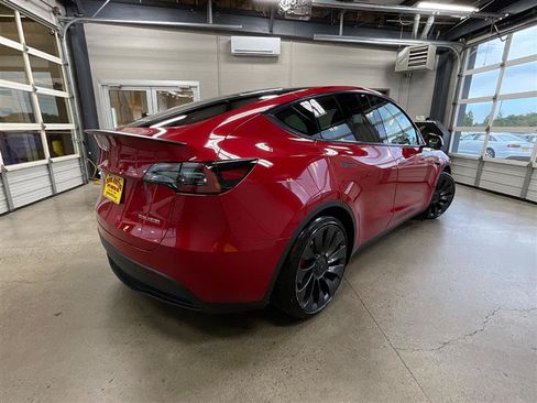 Used 2023 Tesla Model Y Performance AWD/4WD image 5