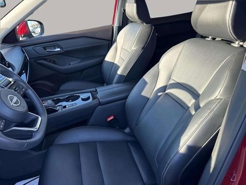 Used 2023 Nissan Rogue SL w/ SL Premium Package image 8