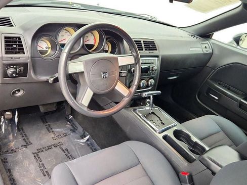 Used 2010 Dodge Challenger R/T RWD image 12