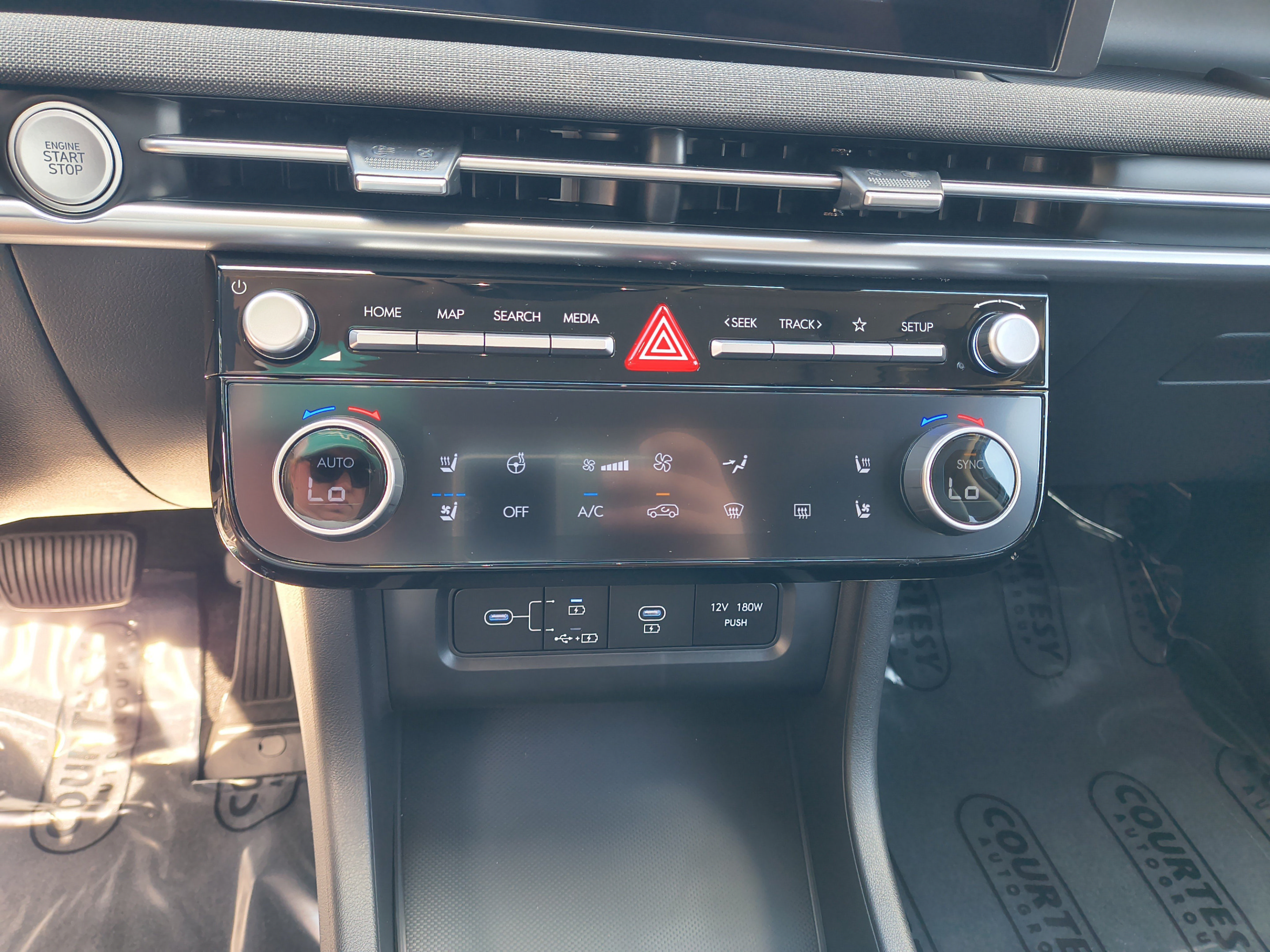 New 2026 Hyundai Tucson Limited FWD image 24