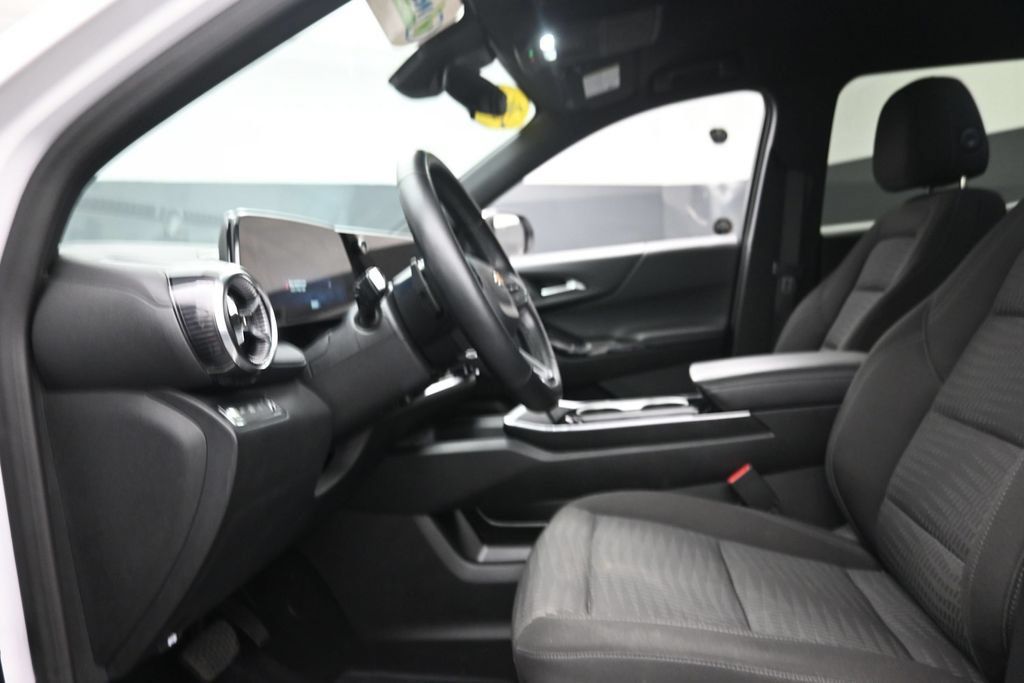 Used 2025 Chevrolet Equinox LT AWD/4WD image 16