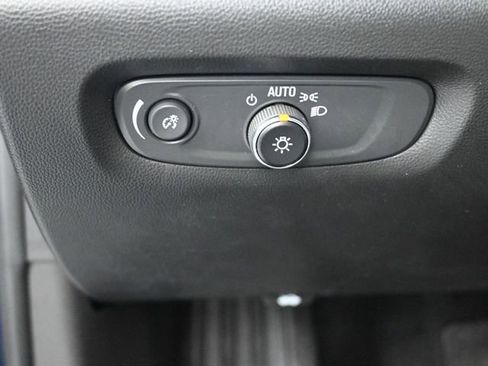 Used 2022 Chevrolet Traverse LT image 21