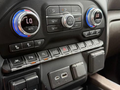 Used 2021 GMC Sierra 1500 Denali w/ Denali Ultimate Package AWD/4WD image 20