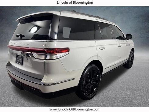 Used 2023 Lincoln Navigator Reserve AWD/4WD image 6
