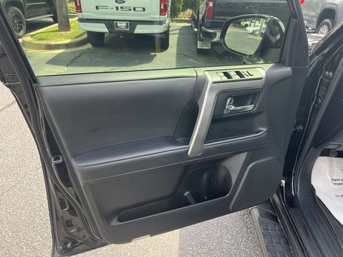 Used 2024 Toyota 4Runner SR5 Premium w/ Moonroof Package RWD image 14