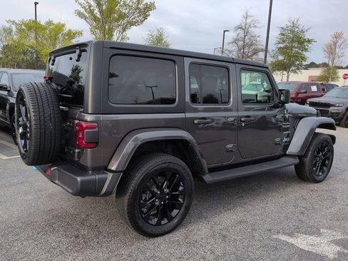 Certified 2022 Jeep Wrangler Unlimited Sahara w/ Cold Weather Group AWD/4WD image 4