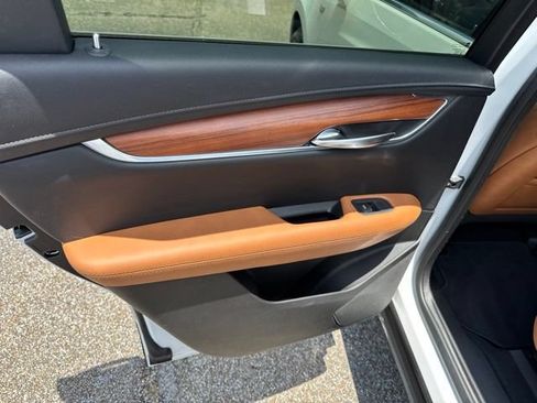 Used 2020 Cadillac XT5 Premium Luxury FWD image 13
