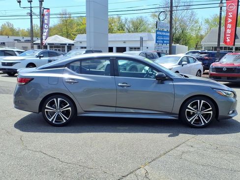 Used 2023 Nissan Sentra SR w/ SR Premium Package FWD image 4