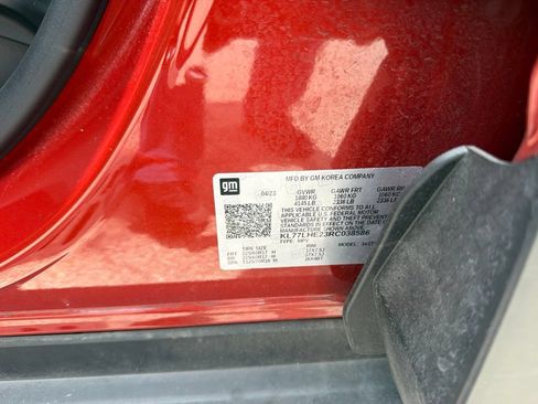 Used 2024 Chevrolet Trax LT w/ Driver Confidence Package FWD image 5