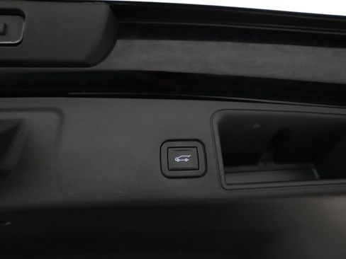 Used 2022 GMC Terrain SLT image 15