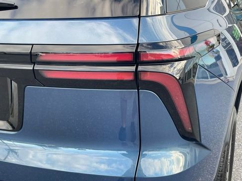 New 2025 Chevrolet Traverse LT w/ Enhanced Driving Package image 11