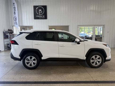 Used 2022 Toyota RAV4 LE w/ Carpet Mat Package (TMS) AWD/4WD image 6