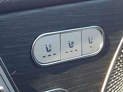 Used 2023 Mercedes-Benz GLS 450 4MATIC image 20