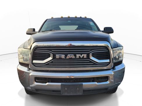 Used 2018 RAM 2500 Tradesman w/ Chrome Appearance Group AWD/4WD image 2