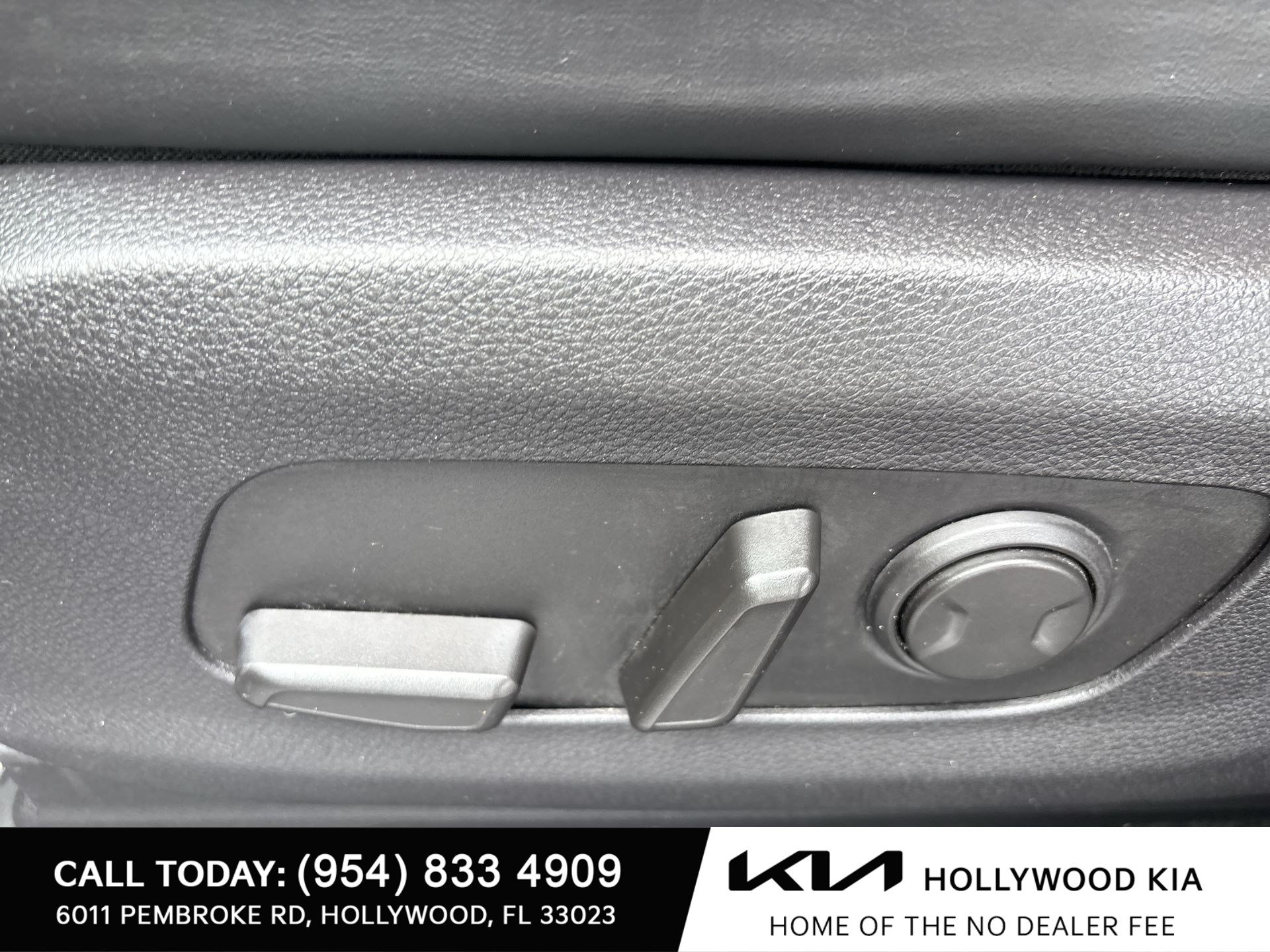 Used 2022 Kia Carnival EX FWD image 14