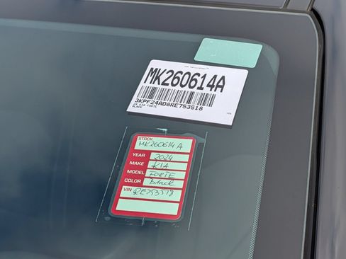 Used 2024 Kia Forte LXS w/ LXS Technology Package FWD image 27