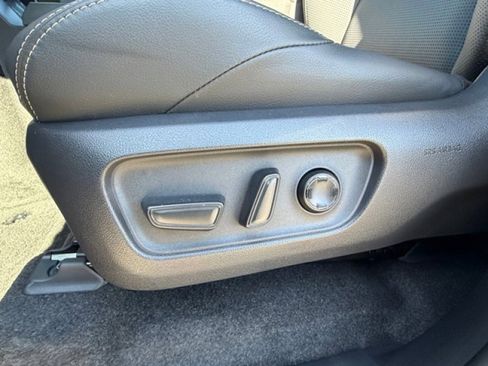Used 2025 Toyota 4Runner Limited AWD/4WD image 11