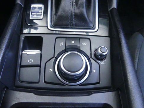Used 2017 MAZDA MAZDA3 Sport w/ Preferred Equipment Package image 15