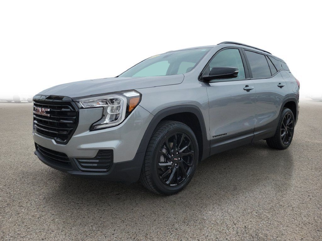 Used 2023 GMC Terrain SLE w/ Driver Convenience Package AWD/4WD image 2