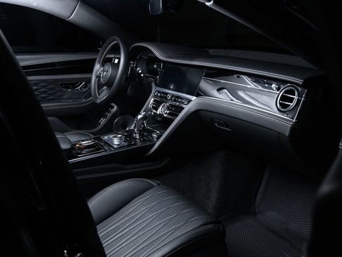 Used 2022 Bentley Flying Spur Plug-In Hybrid image 10