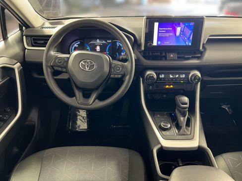 Used 2025 Toyota RAV4 XLE AWD/4WD image 23