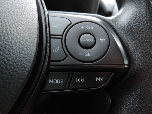 Used 2024 Toyota RAV4 XLE FWD image 29