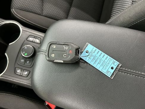 Used 2024 GMC Terrain SLE w/ Driver Convenience Package AWD/4WD image 12