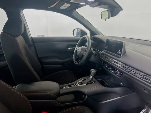 Used 2024 Honda HR-V Sport image 9