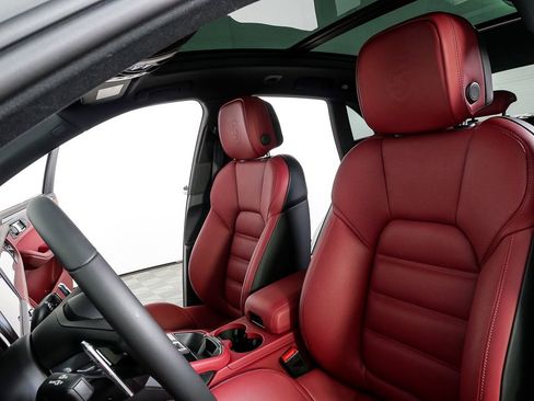 New 2026 Porsche Macan S image 5