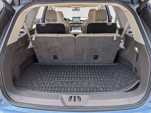 Used 2020 Lincoln Aviator Reserve w/ Equipment Group 202A image 6