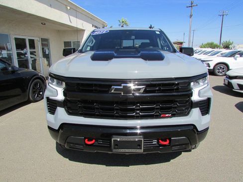 Used 2024 Chevrolet Silverado 1500 LT Trail Boss w/ Convenience Package II AWD/4WD image 3