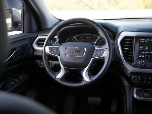 Used 2023 GMC Acadia SLT image 27