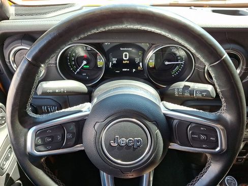 Used 2021 Jeep Wrangler Unlimited Rubicon 4xe w/ Dual Top Group AWD/4WD image 19
