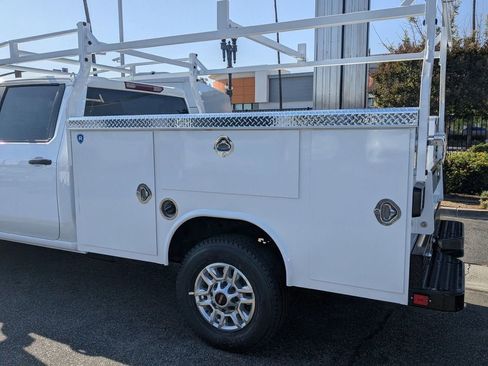 New 2026 GMC Sierra 2500 Pro w/ Convenience Package RWD image 11