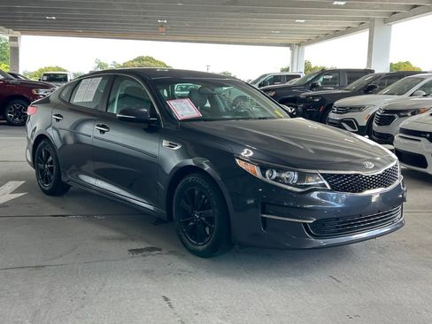 Used 2018 Kia Optima LX image 3