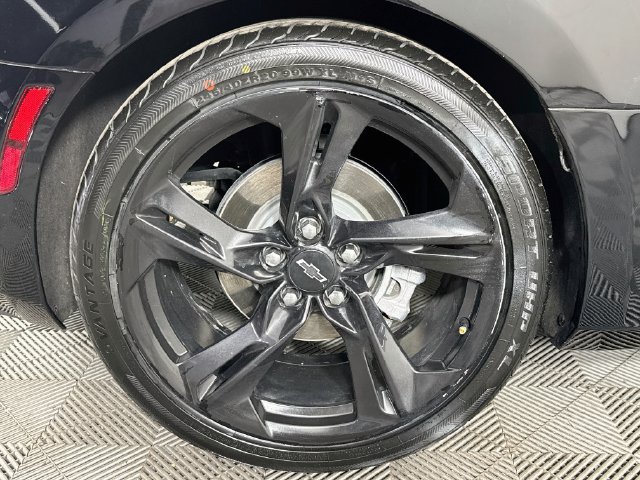 Used 2024 Chevrolet Camaro LT RWD image 26